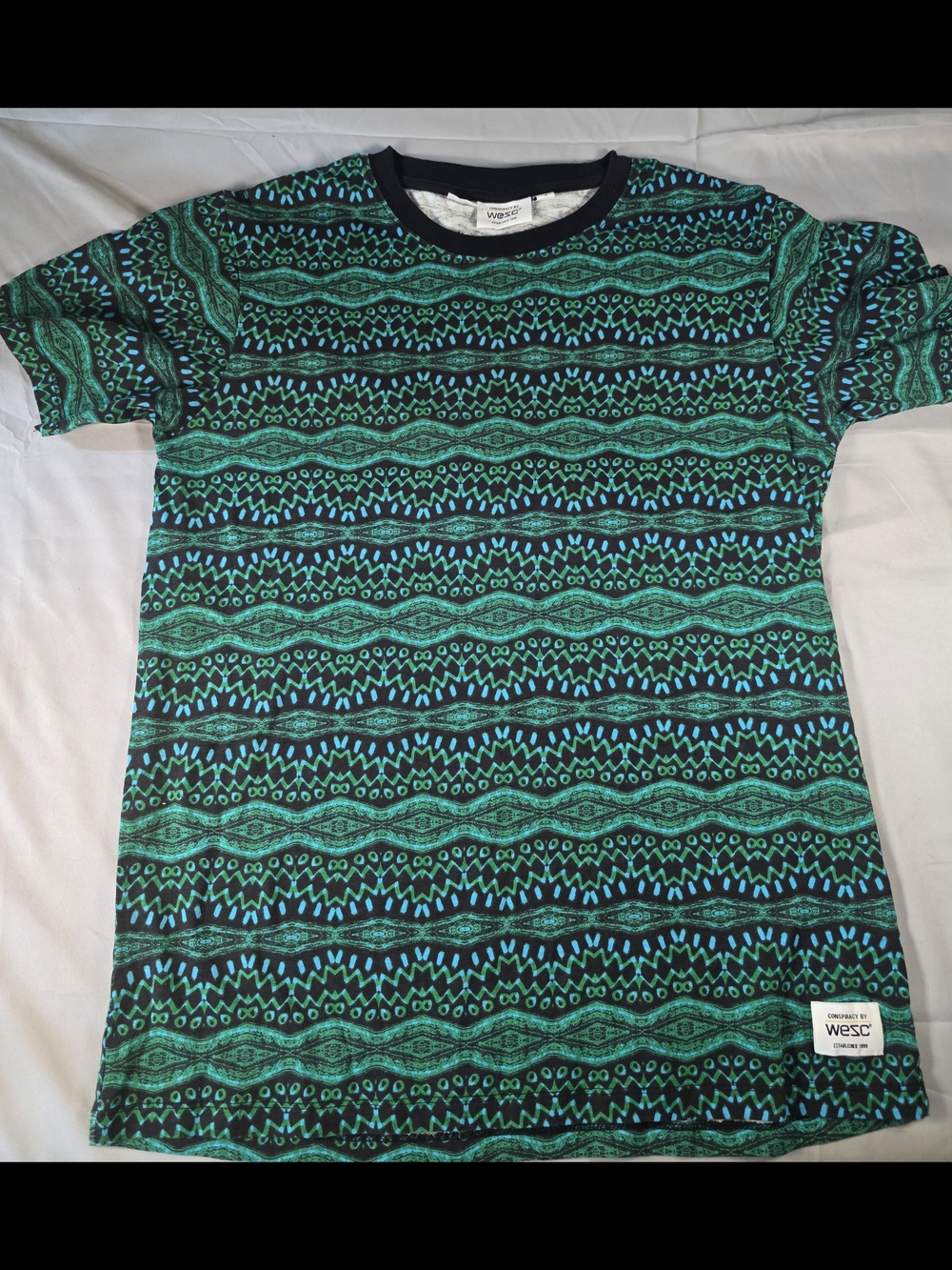 WeSC Men's Green Patterned Crewneck T-Shirt